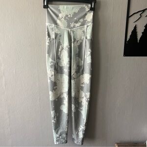 The North Face Camo Motivation High Rise Pocket 7/8 Leggings Size XS